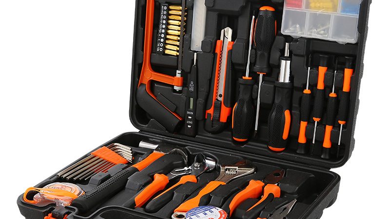 钳工工具与电工工具：批发价格差异的实用判断标准